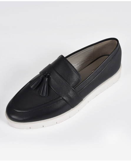 Loafer - Black with Tassels